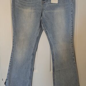 Women's Light Blue Jeans